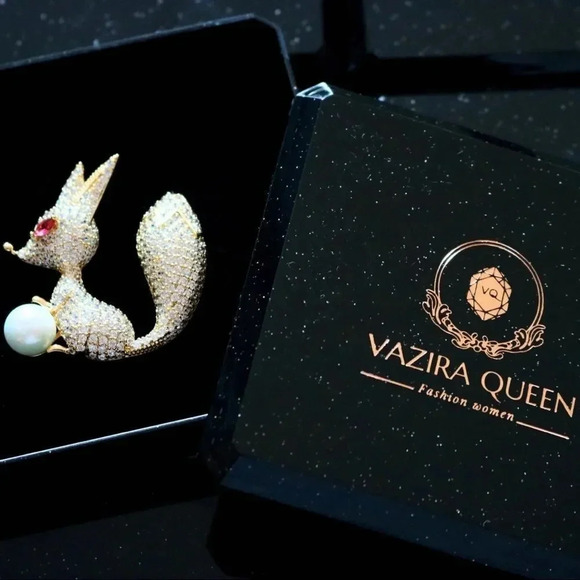 VQ Thailand Elephant Brooch - Picture 6 of 7